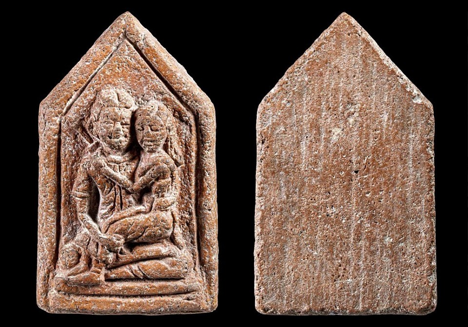 ขุนแผนอุ้มนาง พิมพ์ใหญ่ เนื้อดิน หลวงพ่อกวย วัดโฆสิตาราม องค์ที่ 6