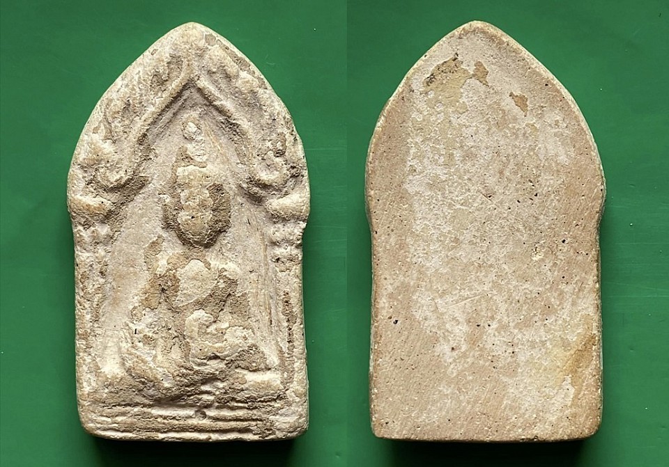 ขุนแผนอุ้มไก่อุ้มกุมาร เนื้อผง หลวงพ่อกวย วัดโฆสิตาราม องค์ที่ 12