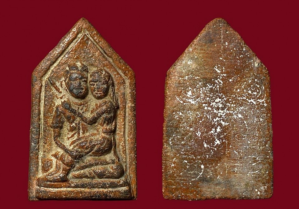 ขุนแผนอุ้มนาง พิมพ์ใหญ่ เนื้อดิน หลวงพ่อกวย วัดโฆสิตาราม องค์ที่ 3