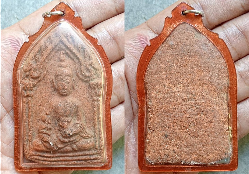 ขุนแผนอุ้มไก่อุ้มกุมาร เนื้อดิน หลวงพ่อกวย วัดโฆสิตาราม องค์ที่ 16